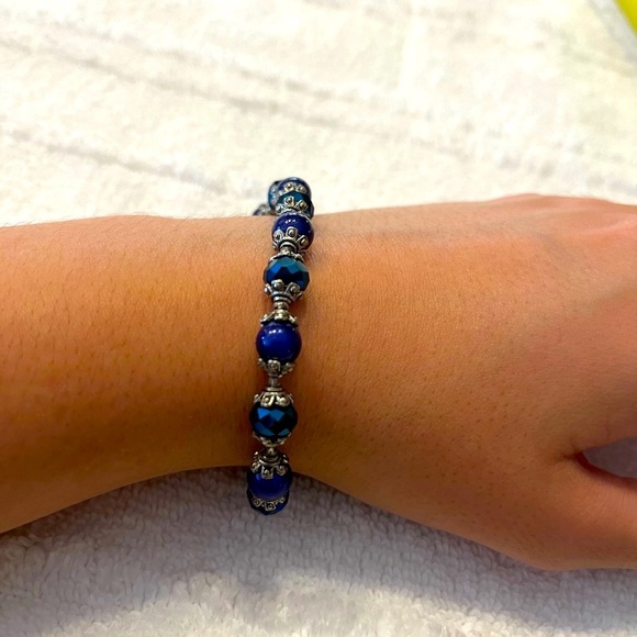 Blue stone bracelet. Toggle clasp. Vibrant - Picture 6 of 6